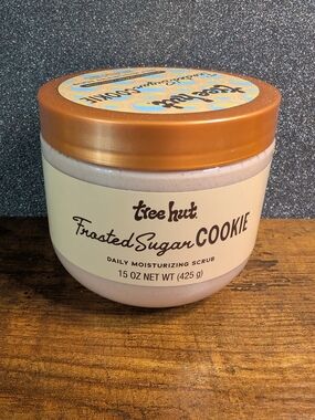 Tree Hut Frosted Sugar Cookie Daily Moisturizing Scrub 15oz